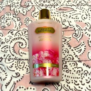 Rare! New! Victoria’s Secret Sweet Daydream Lotion! 8.4oz